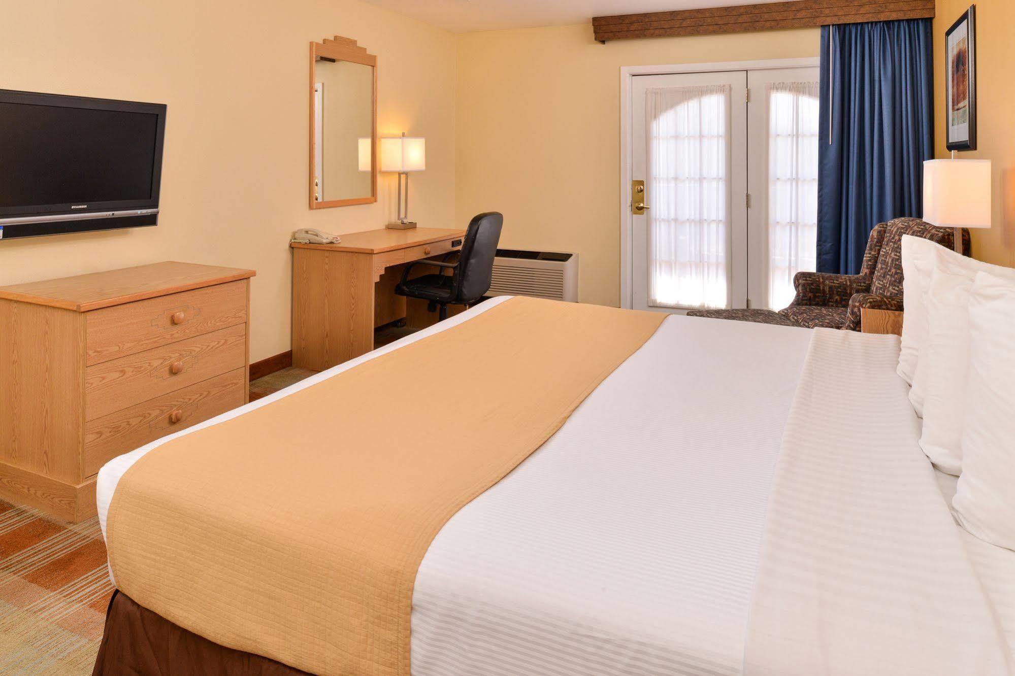 Best Western Kiva Inn Fort Collins Exteriör bild